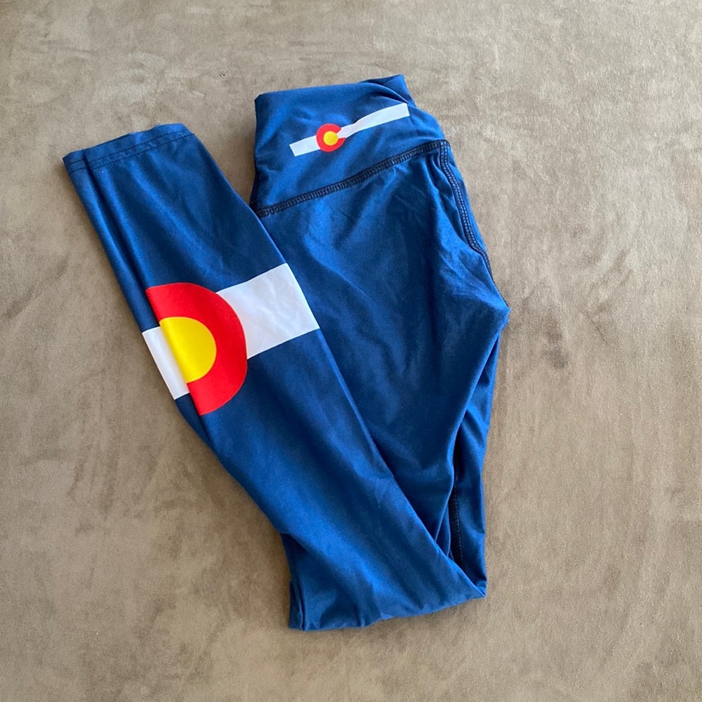 Colorado Threads leggings.